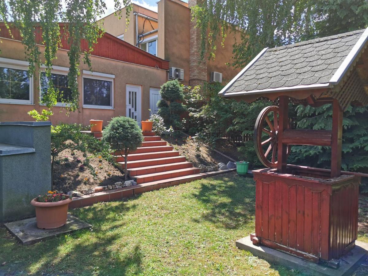 Frank Vendeghaz Hotel Veszpramvarsany Exterior photo