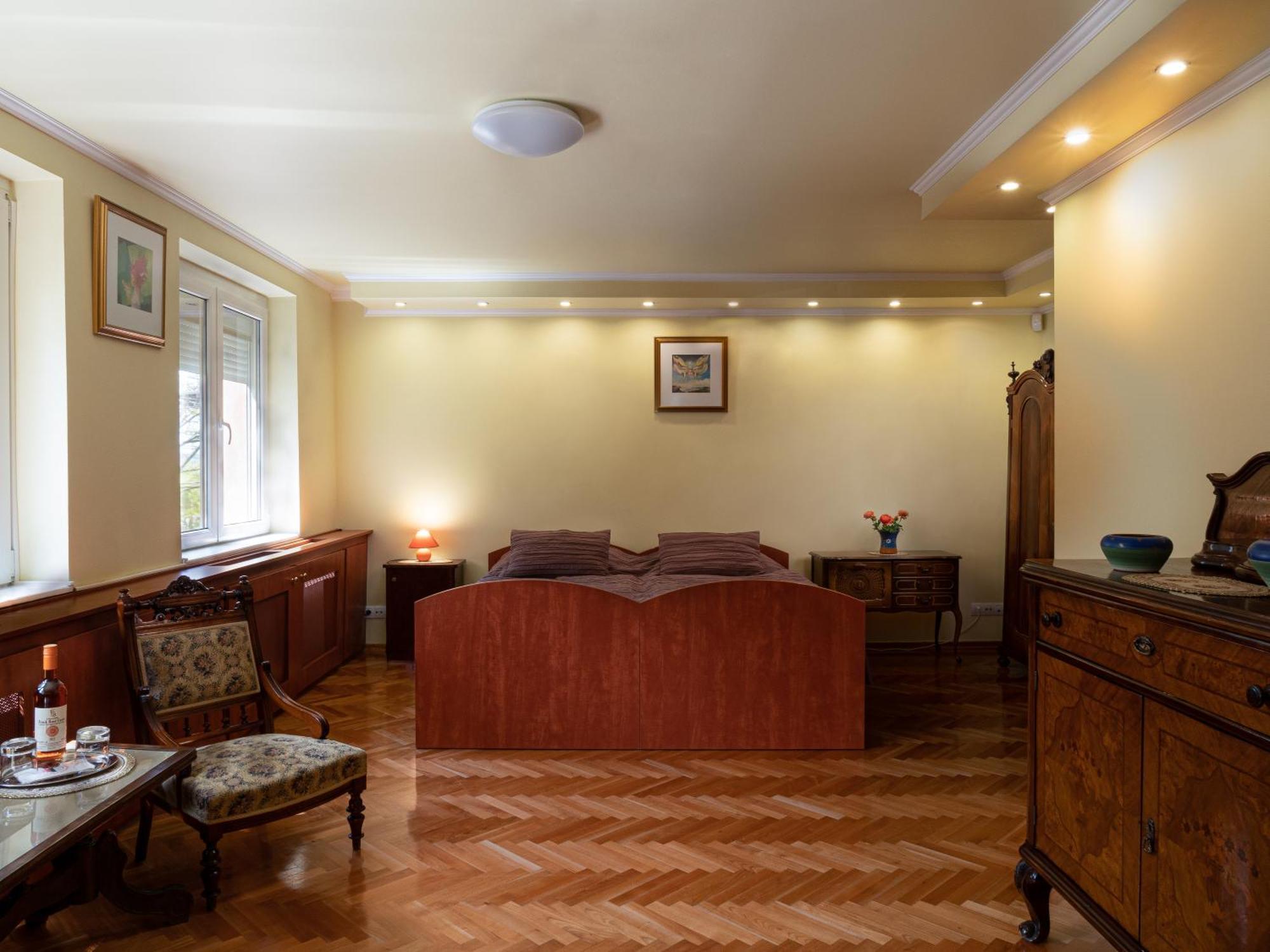 Frank Vendeghaz Hotel Veszpramvarsany Exterior photo